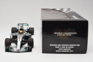 Mercedes AMG W08 EQ Power+ Petronas #44 L. Hamilton F1 World Champion 2017 Minichamps 1:18 186170044 Resin - image 6 of 7