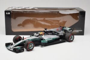 Mercedes AMG W08 EQ Power+ Petronas #44 L. Hamilton F1 World Champion 2017 Minichamps 1:18 186170044 Resin - image 7 of 7