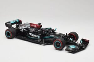 Mercedes AMG W12 Petronas #44 L. Hamilton Spanish GP 100th Pole 2021 Minichamps 1:18 110210444 Resin - image 4 of 7
