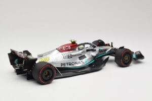 Mercedes AMG W13 E Performance Petronas #44 L. Hamilton Brazilian GP 2022 Minichamps 1:18 110222144 Resin - image 2 of 7