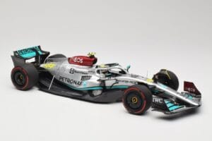 Mercedes AMG W13 E Performance Petronas #44 L. Hamilton Brazilian GP 2022 Minichamps 1:18 110222144 Resin - image 4 of 7