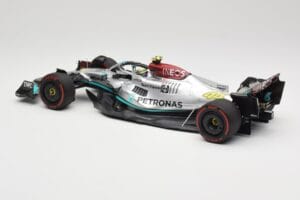 Mercedes AMG W13 E Performance Petronas #44 L. Hamilton Brazilian GP 2022 Minichamps 1:18 110222144 Resin - image 5 of 7