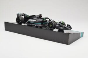 Mercedes AMG W14 E Performance Petronas #63 G. Russell Bahrain GP 2023 Minichamps 1:18 113230163 Resin - image 4 of 7