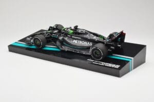 Mercedes AMG W14 E Performance Petronas #63 G. Russell Bahrain GP 2023 Minichamps 1:18 113230163 Resin - image 5 of 7