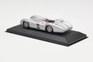 Mercedes W196 Streamliner #16 J.M. Fangio GP Italy Winner 1954 Minichamps 1:43 432543016 Diecast - image 3 of 4