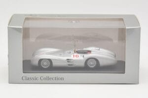 Mercedes W196 Streamliner #16 J.M. Fangio GP Italy Winner 1954 Minichamps 1:43 432543016 Diecast - image 4 of 4