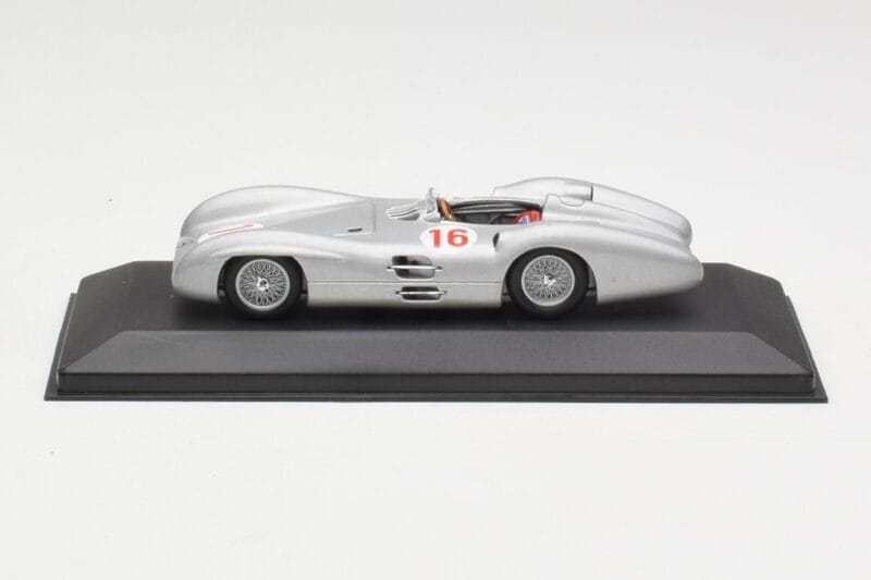 Mercedes W196 Streamliner #16 J.M. Fangio GP Italy Winner 1954 Minichamps 1:43 432543016 Diecast