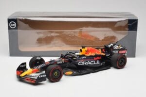 Oracle Red Bull Racing RB18 #1 M. Verstappen Winner Belgian GP 2022 Minichamps 1:18 110221401 Diecast - image 7 of 7