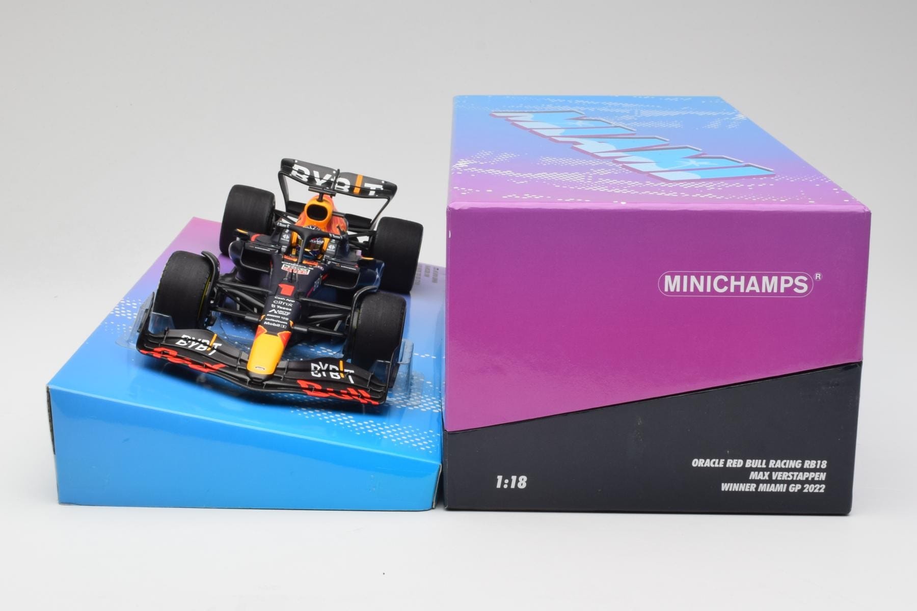 Minichamps Red Bull RB18 Verstappen 1:18 Miami GP