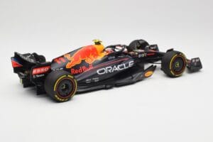 Oracle Red Bull Racing RB18 #11 S. Perez Saudi Arabian GP 2022 Minichamps 1:18 110220011 Diecast - image 2 of 7