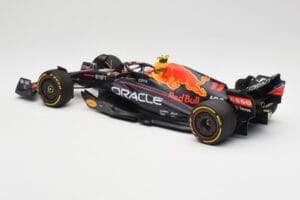 Oracle Red Bull Racing RB18 #11 S. Perez Saudi Arabian GP 2022 Minichamps 1:18 110220011 Diecast - image 5 of 7