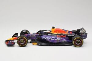 Oracle Red Bull Racing RB19 #33 M. Verstappen Las Vegas GP Winner 2023 Minichamps 1:18 110232201 Resin - image 3 of 7