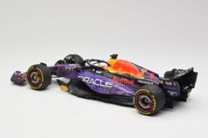 Oracle Red Bull Racing RB19 #33 M. Verstappen Las Vegas GP Winner 2023 Minichamps 1:18 110232201 Resin - image 5 of 7