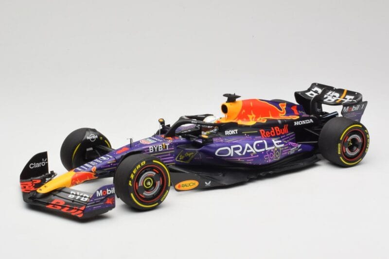 Oracle Red Bull Racing RB19 #33 M. Verstappen Las Vegas GP Winner 2023 Minichamps 1:18 110232201 Resin