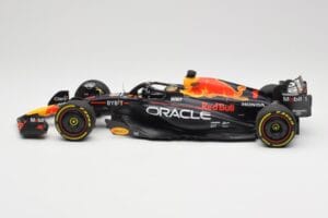 Oracle Red Bull Racing RB19 #1 M. Verstappen Winner Abu Dhabi GP 2023 Minichamps 1:18 110232301 Diecast - image 3 of 7