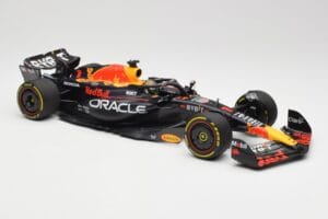 Oracle Red Bull Racing RB19 #1 M. Verstappen Winner Abu Dhabi GP 2023 Minichamps 1:18 110232301 Diecast - image 4 of 7
