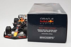Oracle Red Bull Racing RB19 #1 M. Verstappen Winner Abu Dhabi GP 2023 Minichamps 1:18 110232301 Diecast - image 6 of 7