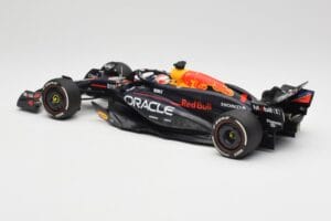 Oracle Red Bull Racing RB20 #1 M. Verstappen Winner Bahrain GP 2024 Minichamps 1:18 110240101 Diecast - image 5 of 7