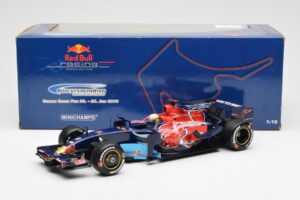 Red Bull Racing RB6 #6 M. Webber F1 Showcar 2010 Minichamps 1:18 150100076 Diecast - image 6 of 6