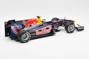 Red Bull RB6 #7 M. Webber Red Bull Racing Showcar 2010 Minichamps 1:18 150100076-R1 Diecast - image 2 of 6