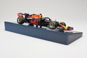 Red Bull Racing Honda RB16B #33 M. Verstappen Emilia Romagna GP 2021 Case Edition Minichamps 1:18 113210133 Resin - image 4 of 7
