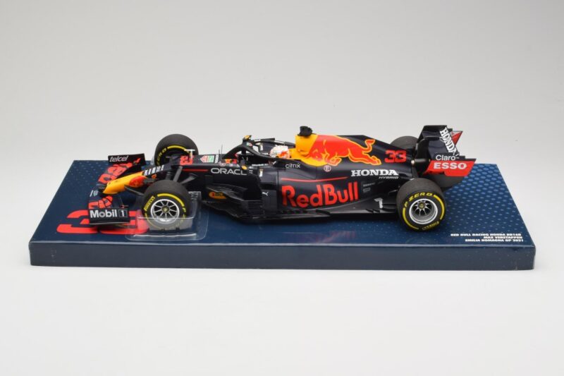 Red Bull Racing Honda RB16B #33 M. Verstappen Emilia Romagna GP 2021 Case Edition Minichamps 1:18 Red Bull Racing Honda RB16B #33 M. Verstappen Emilia Romagna GP 2021 Case Edition Minichamps 1:18 113210133 Resin