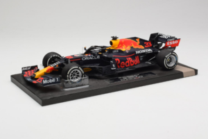 Red Bull Racing RB16B #33 M. Verstappen Monaco GP Winner 2021 Minichamps 1:18 113210533-R1 Resin - image 2 of 6