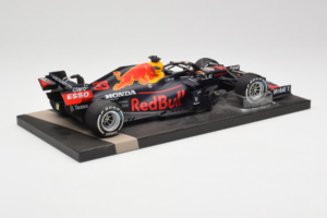 Red Bull Racing RB16B #33 M. Verstappen Monaco GP Winner 2021 Minichamps 1:18 113210533-R1 Resin - image 3 of 6