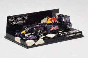 Red Bull Racing Renault RB5 #14 M. Webber Race Car 2009 Minichamps 1:43 400090114 Diecast - image 2 of 5