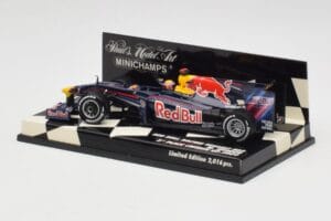 Red Bull Racing Renault RB5 #14 M. Webber Race Car 2009 Minichamps 1:43 400090114 Diecast - image 3 of 5
