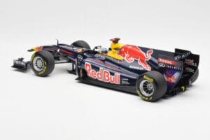 Red Bull Racing Renault RB6 #5 S. Vettel F1 World Champion 2010 Minichamps 1:18 110100005 Diecast - image 5 of 6