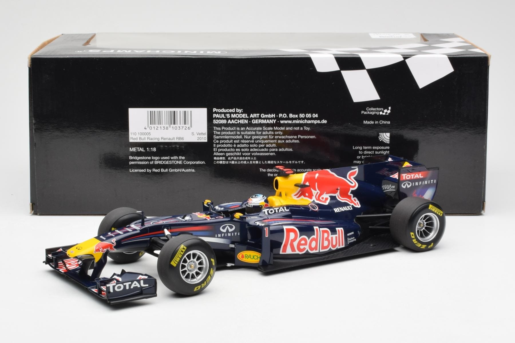 Minichamps Red Bull RB6 1:18 Vettel World Champion 2010