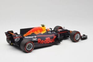 Red Bull Racing RB13 Tag Heuer #33 M. Verstappen Australian GP 2017 Minichamps 1:18 110170033 Resin - image 2 of 7