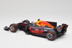 Red Bull Racing RB13 Tag Heuer #33 M. Verstappen Australian GP 2017 Minichamps 1:18 110170033 Resin - image 5 of 7