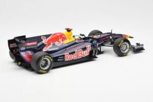Red Bull Racing Renault RB7 #1 S. Vettel F1 World Champion Showcar 2011 Minichamps 1:18 113110271 Diecast - image 2 of 6