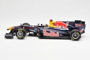 Red Bull Racing Renault RB7 #1 S. Vettel F1 World Champion Showcar 2011 Minichamps 1:18 113110271 Diecast - image 3 of 6