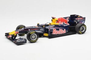 Red Bull Racing Renault RB7 #1 S. Vettel F1 World Champion Showcar 2011 Minichamps 1:18 113110271 Diecast