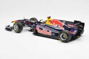 Red Bull Racing Renault RB7 #1 S. Vettel F1 World Champion Showcar 2011 Minichamps 1:18 113110271 Diecast - image 5 of 6