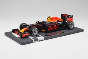 Red Bull RB12 #33 M. Verstappen Spain GP Winner 2016 Minichamps 1:18 117160333 Diecast - image 2 of 7