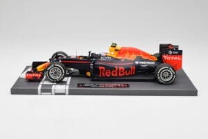Red Bull RB12 #33 M. Verstappen Spain GP Winner 2016 Minichamps 1:18 117160333 Diecast