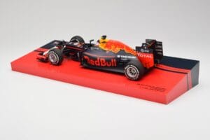 Red Bull RB12 #33 M. Verstappen Spain GP Winner 2016 Minichamps 1:18 147160533 Diecast - image 5 of 6