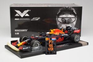 Red Bull RB16 #33 M. Verstappen Abu Dhabi GP Winner 2020 Minichamps 1:18 113201733 Diecast - image 6 of 6