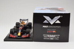 Red Bull RB16 #33 M. Verstappen Red Bull Racing 70th Anniversary GP Winner 2020 Minichamps 1:18 113200533-M1 Resin - image 6 of 7