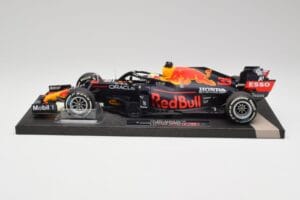 Red Bull RB16B #33 M. Verstappen Styrian & Austrian GP Winner 2021 Minichamps 1:18 113210933 Diecast