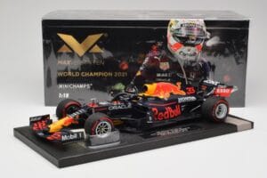 Red Bull RB16B #33 M. Verstappen Abu Dhabi GP 2021 Winner Missing Figurine & Pitboard Minichamps 1:18 113212333 Resin - image 7 of 7