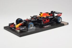 Red Bull RB16B #33 M. Verstappen Belgian GP 2021 Winner Minichamps 1:18 113211333 Resin - image 2 of 7