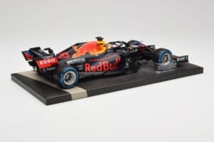 Red Bull RB16B #33 M. Verstappen Belgian GP 2021 Winner Minichamps 1:18 113211333 Resin - image 3 of 7