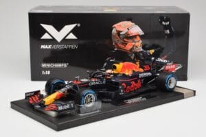 Red Bull RB16B #33 M. Verstappen Belgian GP 2021 Winner Minichamps 1:18 113211333 Resin - image 6 of 7