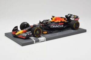 Red Bull RB18 Oracle #1 M. Verstappen Abu Dhabi GP 2022 Winner Minichamps 1:18 113222201 Resin - image 2 of 7