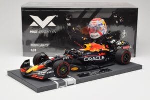 Red Bull RB18 Oracle #1 M. Verstappen Dutch GP 2022 Winner Minichamps 1:18 113221501 Resin - image 7 of 7